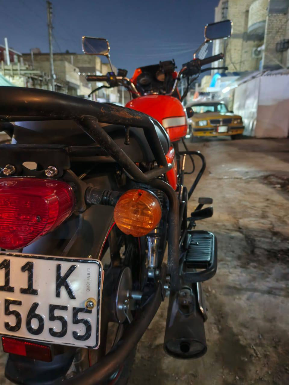 السلام عليكم ديوان للبيع مرقم بغداد درجه مال جناي فول شلعه معدل مكينه بجيس كاتم تجي وشوف بعينك مكاني الشعب ***********    2400بيه مجال
