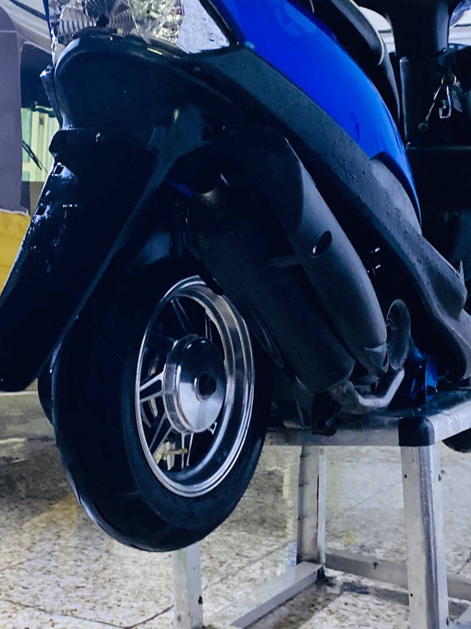 ماكس عدلة كفالة
ويل نجمة تايرات جلاتين لايت زنون شيال RH رياضي

كشن دوشمة رياضي كلشي شغال شراي علق واني اراسلك


**إذا كنت صاحب هذا الإعلان وتريد حذفه لأي سبب، رجاءا أرسل رسالة إلى الدعم الفني**