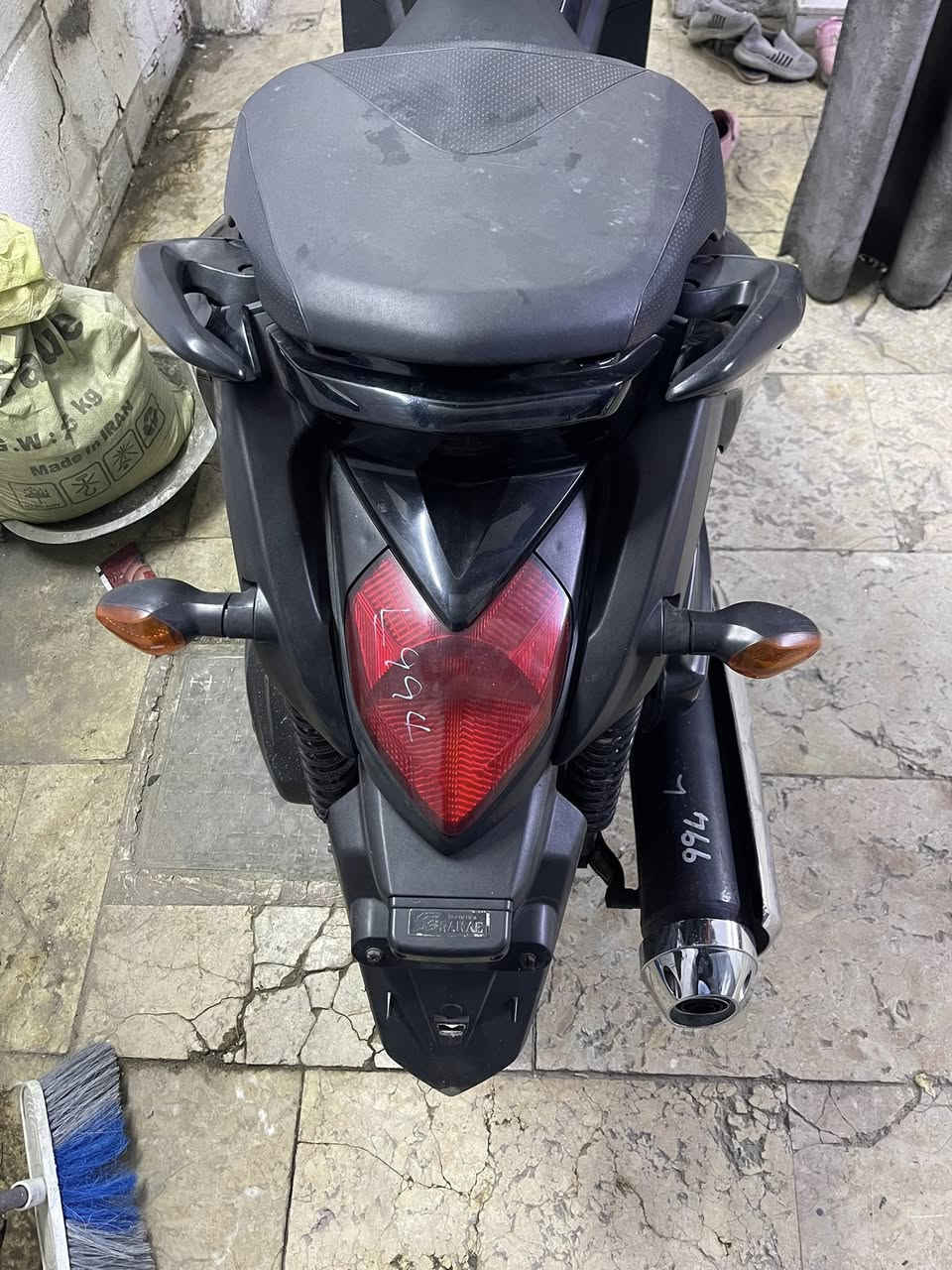 دراجة فاز نظيفة جداً، جديدة بمعنى الكلمة ✨
استخدام خفيف، مكفولة من كلشي ✔️  

صارلها أقل من 4 أشهر طالعة من الرمبة  

💰 السعر: 14 ونص (قابل للتفاوض البسيط)  

💵اخذتة: 18 ورق  

📍 الموقع: بغداد – الكرخ  

📞 الرقم: ***********  

⚡ الدراجة جاهزة وما تحتاج أي صرف، فحص على كيف
