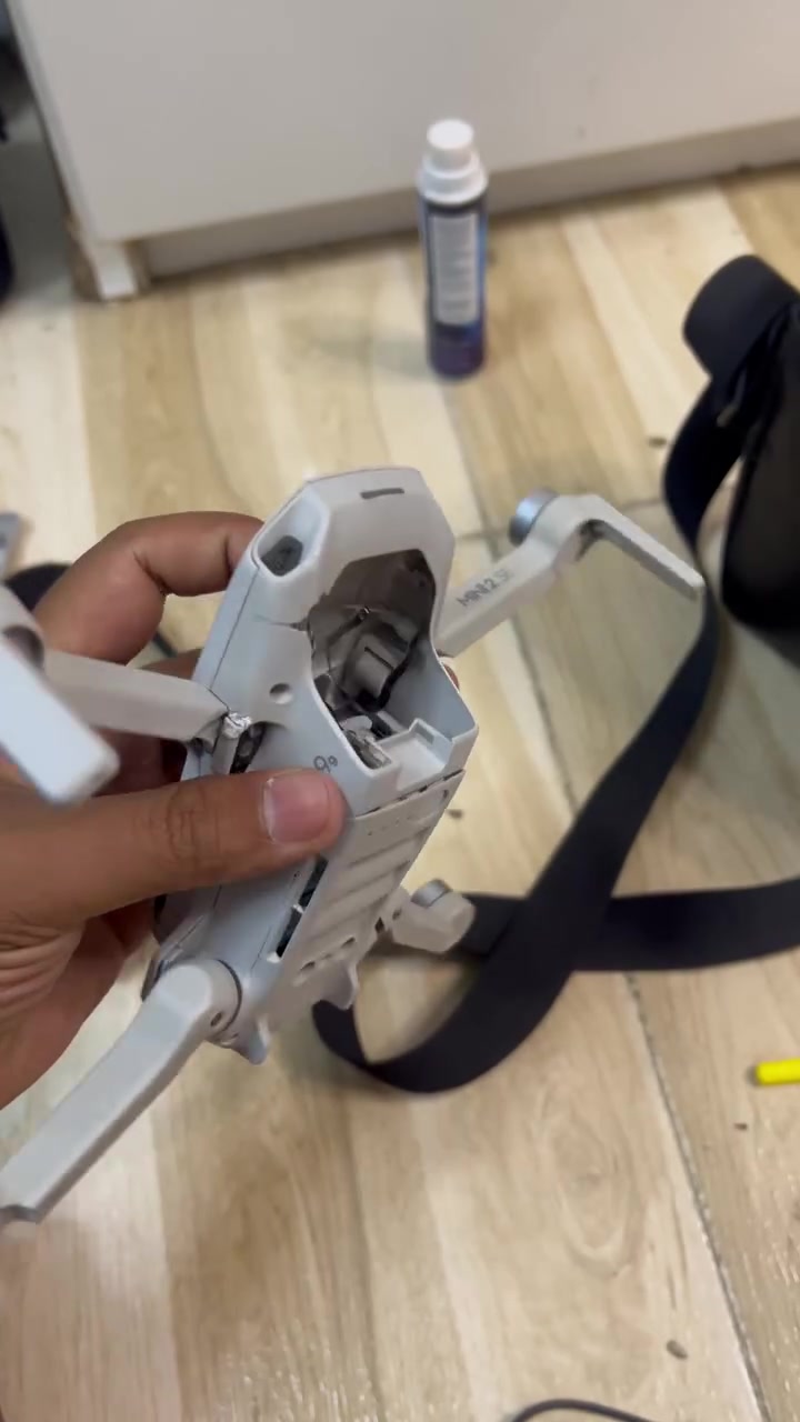 متوفر غراض درون mini2/mini2se
كمبل 3 قطع 

عدسات تصوير ترهم  لل mini1/2/4k/2se 

شاصي وكفراته 

اذرع 

اكو قاعده 4 ارجل هم 

كل الكارتات ماعدا الكارت الجوه 

بطاريات 2 

شنو تحتاج دزلي خاص وبالخدمه

مكاني بغداد


**إذا كنت صاحب هذا الإعلان وتريد حذفه لأي سبب، رجاءا أرسل رسالة إلى الدعم الفني**