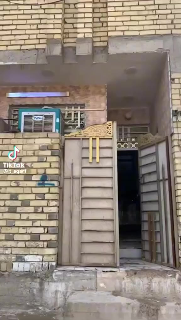 سلام عليكم بيت ٥٠ متر للبيع شارع حي الكوفه شارع مخازن ***********سعر ٣٨
