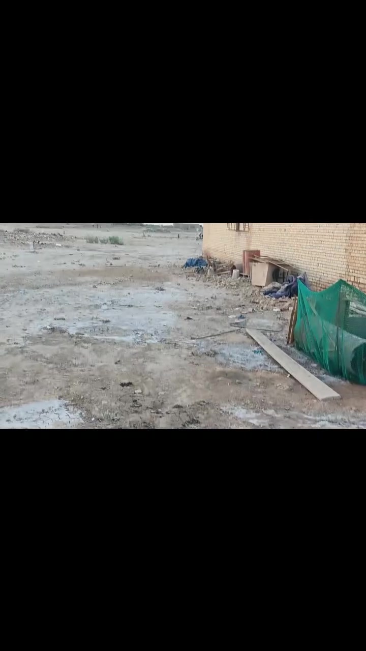 قطعت أرض للبيع مساحته 280متر بل دوانم خلف مطعم الديوان خط رابع مي أو كهرباء أو تبليط للاستفسار 
‏‪***********‬‏
