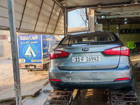 سيراتو 2015 خليجي مكفولة من اي قطعه تبديل بيها بس قطعتين صبغ وطخه بيناتهن مو ضربه وبيها بارد بالباب السايق منضومه تبريد جديده وصدر جديد حتى مشط جديد وتاير والسيارة كاملة مكملة  رقم بغداد مكاني التاجي برغي مناقص السيارة وعلى ايدي عارضها  ب 110 وبيها مجال للجيه *********** اخوان الشراي يتصل
