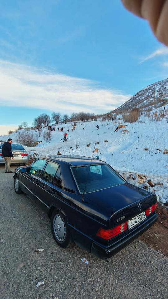 مارسدس190 موديل 1991
📌مصبوغة عام جمالية بدون دواخل شرط
📌داخلها نظافة 80%
📌مكينة حجم 230 بلادي 4سلندر شرط كير توماتيك شرط
📌عنكبوت جديد بلادي شرط هو ومنضومة البانزين
📌طخم تايرات جديد 5 ويل
📌جامات الامامي والمري كهربائي
📌فتحة السقف كهربائي طقتين
📌قفل مركزي
📌شاشة وكاميرا خلفية
📌صدر الامامي جديد 
📌وايرمنيتها كلها شغالة شرط
شرط التحويل سنويتها نافذة بشهر 9 الراح

السعر 54 ورقة وبيها مجال بسيط 
للتواصل *********** واتساب
