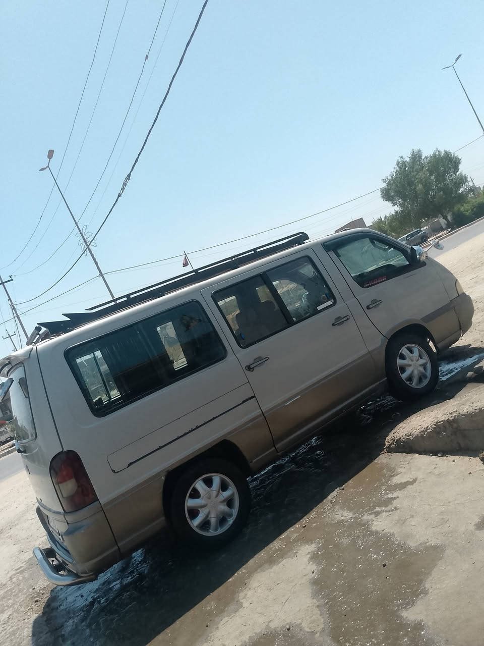 سلام عليكم ستانا للبيع موديل 96 سياره مكينه جديده كير نضيف خير من الله حداديه جديده سنويه جديده 32 /رقم الهاتف ***********
