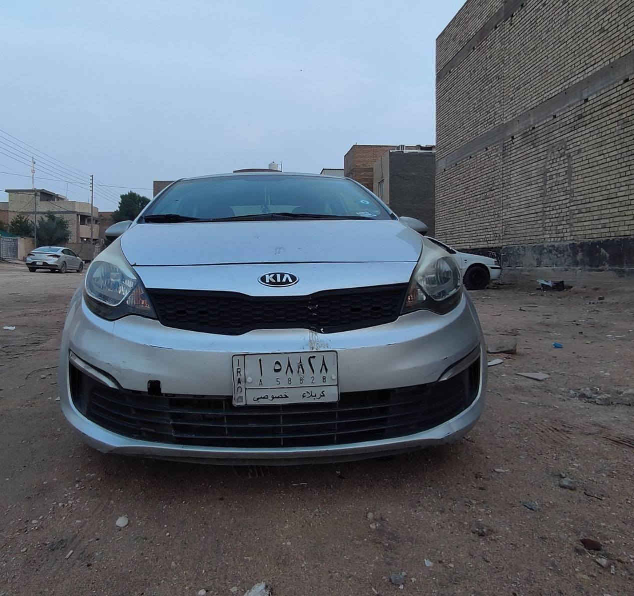 السلام عليكم
كيا ريو 
الموديل 2017
تحكم جهتين 
باسمي السيارة 
ماشية 64000 ميل 
وارد امريكي بدون صبغ 
مكانها كربلاء 
السعر 90 وبيها مجال قليل 
الاتصال ***********
