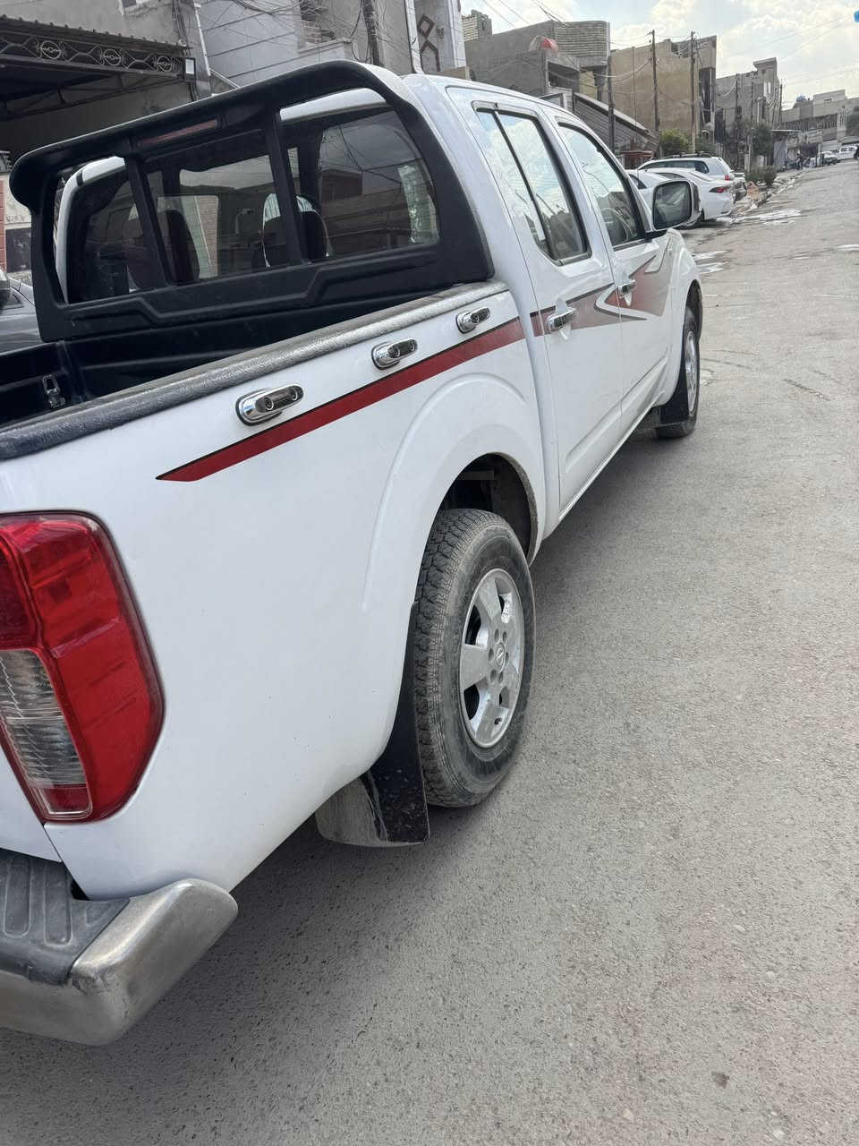 سلام عليكم 
نيفاره 2009 كفاله من صبغ  رقم سلمانيه باسمي على وضع شركه ماشيه 107وجاهزه من كلشي مكاني بغداد 

رقم تلفون ***********
