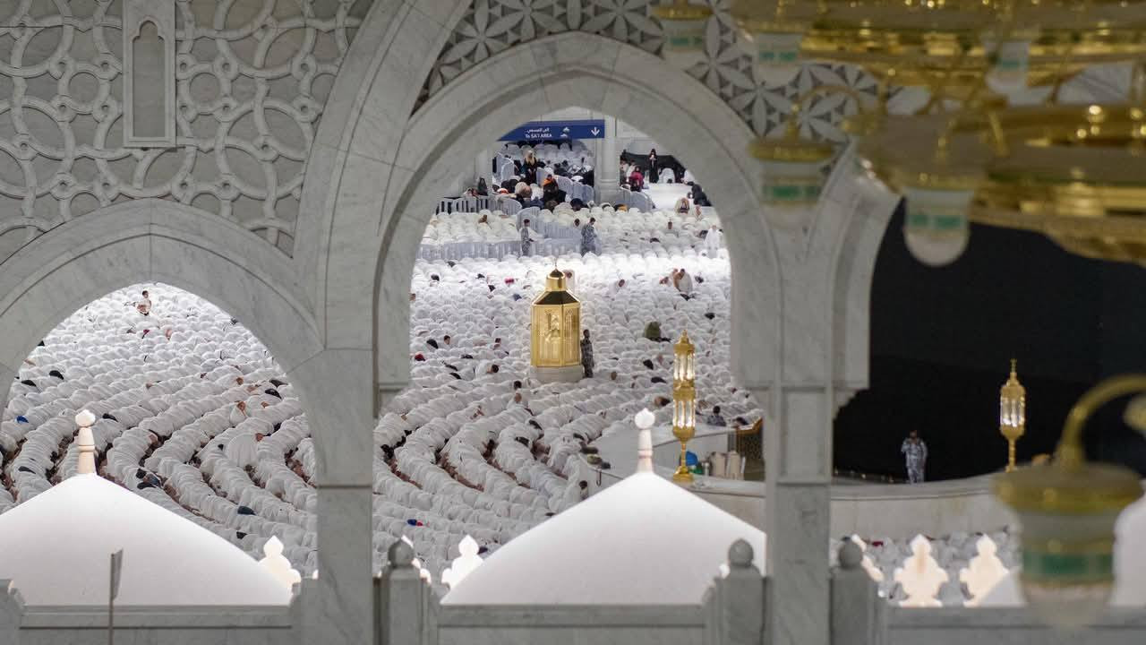 ✨  شروق المدينة للحج والعمرة ✨
🌙 عمرة شهر رمضان المبارك 🌙
احجز من الآن قبل #نفاذ_المقاعد 
#الاسعار_تبدأ_من [499 $]
او رحلة ستكون [5 شعبان 5 رمضان] 
بتاريخ 24 شعبان  12/2/2026
قال رسول الله صلى الله عليه وسلم
من اعتمر في رمضان فكأنما حج معي
━━━━━━━━━━━━━━
#البرامج ........👇👇👇👇

📍 المنطقة: العزيزية
   المده 35 الى 40 يوم 
🗓 شهر رمضان المبارك كامل
🚎 برًّا: 699$
تاريخ السفر من 25 الى 28 شعبان 
━━━━━━━━━━━━━━
📍 مقابل المسجد القطري
المده  35 الى 40 يوم
🏨 فندق رواد البيت
🚎 برا :850 دولار 
🚶‍♂️شامل النقل _ محبس
تاريخ السفر من 25 الى 28 شعبان 
━━━━━━━━━━━━━━

📍 محبس الجن – جهة السقايف
🏨 الفنادق: برج الخير / اورنسيس
🚶‍♂️ شامل النقل – محبس

🗓 أوائل شهر رمضان
🚎 برًّا: 599$

🗓 شهر رمضان المبارك كامل
🚎 برًّا: 1100$

🗓 أواخر شهر رمضان المبارك
🚎 برًّا: 999$

━━━━━━━━━━━━━━

📍 محبس الجن – جهة السقايف
🏨 الفندق: أنوار الأصيل
🚶‍♂️ شامل النقل – محبس

🗓 أوائل شهر رمضان
🚎 برًّا: 650$

🗓 شهر رمضان المبارك كامل
🚎 برًّا: 999$

🗓 أواخر شهر رمضان المبارك
🚎 برًّا: 899$

━━━━━━━━━━━━━━
📍مشي على الأقدام 9 دقائق
🏨الفندق : ابراج الكسوة 

🗓 أوائل شهر رمضان
🚎 برًّا: 699$

🗓 شهر رمضان المبارك كامل
🚎 برًّا: 1200$

🗓 أواخر شهر رمضان المبارك
🚎 برََا: 1100$
━━━━━━━━━━━━━━

📍 محبس الجن – جهة السقايف
🏨 الفندق: أنوار الأصيل
🚶‍♂️ شامل النقل – محبس

1. 5 شعبان 5 رمضان بسـعر  499$
2. العشره الأوائل بسعر 599 $
3. العشره الثانيه  بسعر 599$
4. العشره الثالثه ليله القدر بسعر 650 $
5. ليلة القدر مع العيد في مكة بسعر 700 $
━━━━━━━━━━━━━━━━━━━━━━━━━━━

⚠️ البرنامج يشمل:
🎁 هدايا الشركة
🧳 حقيبتان (كبيرة + صغيرة)
🕋 إحرام للرجال
🧕 حجابات للنساء وشاح
📛 باجات تعريفية (عدد 2)
🏕️ مبيت في مزارع حائل مع وجبة إفطار وسحور مجانًا

🕌 مزارات المدينة المنورة
🕋 مزارات مكة المكرمة
📌 تصاريح الروضة متوفرة للرجال والنساء

━━━━━━━━━━━━━━
✏️ للحجز والتسجيل:
📄 الجواز الأصلي + صورة خلفية بيضاء حديثة 

📍 الفرع الرئيسي:
الموصل – الجانب الأيسر – حي المثنى
🏫  فرع اعدادية الرسالة او صيدلية الطور 
 
📞 للاستفسار والحجز:

📲*********** فايز العبيدي
📲***********
_________________________
📲 *********** محمد العبيدي 
📲 ***********

#كل_الأرقام_واتساب_اتصال
