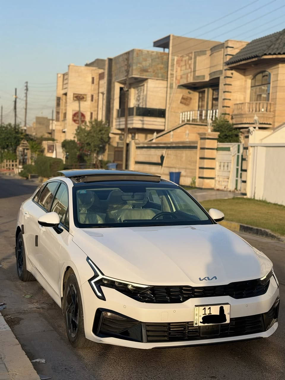 السلام عليكم كيا كي 5 2024 الشكل الجديد ضمان دولية خمس سنوات دفتر ضمان ودفتر دهن الشركة بيهة طخة كما موضح بلصور علة وضعيتهة ممصلحة ماشية 23 الف كيلو مكينة 2500 رقم بغداد 
موصفات السيارة 
بنوراما 
شاشة متصلة
ابل كار بلي اندرويد اوتو  
تبريد بيانو  مناخين منفصل 
كشن كهرباء 
كامرة خلفية 
داخل جلد اوف وايت 
مري قلاب قابل للطي اشارية ترحيبية  
 حساس امامي خلفي 
اربع وضعيات قيادة 
صندوق ذكي 
بصمتين السيارة باسمي 
السعر 198 وبي مجال 
رقمي ***********
