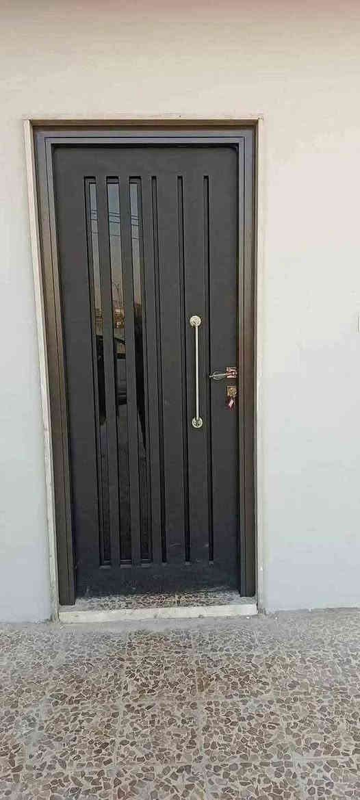 عالم الحدادة لعمل كافة الابواب والمسقفات والشبابيك والمحجرات وبأحدث التصاميم حسب الطلب كما يتوفر القطع بالاوكسجين لجميع انواع الشيلمان العنوان كوفة - حي ميسان 
للتواصل ***********
