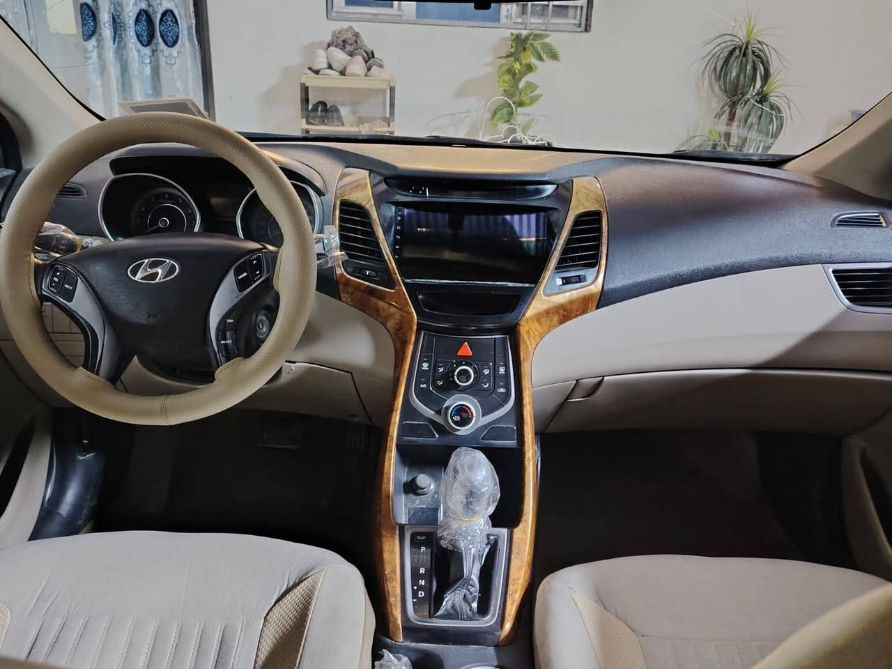 النترا ٢٠١٦ مكينة ١٨٠٠
رقم قادسية
 بانوراما
شاشة
 تحكم بالاستيرن
 حدادية جديدة وكالة
 تخم  تاير جديد
بيها ربع بنيد صبغ
وشبر بالجاملغ أمامي جهة العبري
وهلال بالجاملغ الخلفي
السعر ١٢٠ وبيها مجال
الاستفسار الإتصال على الرقم ***********
