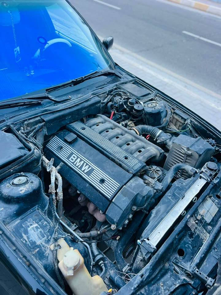 للبيع 
 بي ام موديل 1994 بلادي 
حجم 525 كبس  اوتماتيك
 لون اسود  رقم سليمانية دولي سنوية  لغاية 2027شرط التحويل 
بجم عريض 
فول فول مواصفات عدى السلايت  
كشنات جلد داخل غرفته اسود  بلادي لوك وكهربائي اربع جامات كهربائي اوتو سستم  سماعات
 ويل خليه بلاد 
تبريد شغال
 لايت حلقة ومنظومة زينون 
 دبل ايرباك و دبل جكمجة 
صدر امامي وخلفي جديد
و٤ تايرات لوك 
 مصبوغة جمالية فقط بدون اي ضربة ولا دواخل
سيارة  جديدة 
 مكان السيارة تكريت  خابرني وتدلل 
***********
