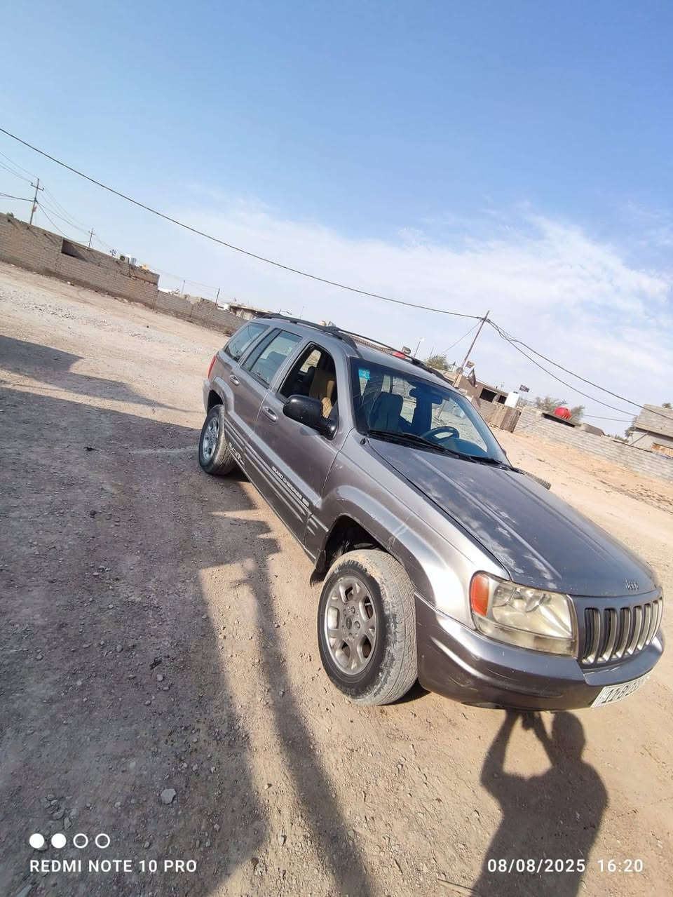 السلام عليكم جيب شيروكي للبيع موديل 99  مكينه ملكه سياره خير من الله نضيفه السعر 55
***********
