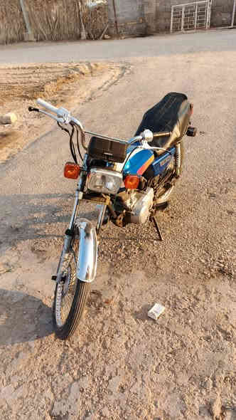 سلام عليكم دراجه للبيع بدون وراق مكينه مفتوحه المكان ميسان علي شرجي متواجد عل لفيس  واتساب ***********سعر 450

