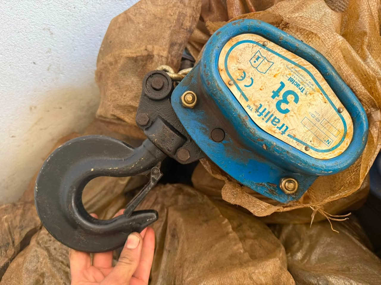 بەکرەو زنجیر بۆ فرۆشتن ئەورپی بەشەرت لەیەک تەنی تا دەتەنی بە جوملە و مفرد بەردەستەلامان شوین چەمچەمال 
***********
