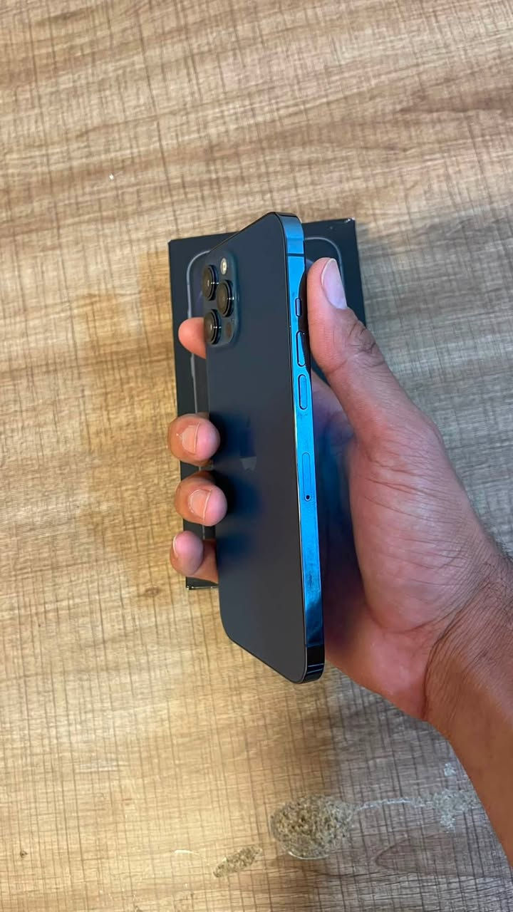 ايفون : 12pro max
نموذج : M
ذاكرة : 256
بطارية 🔋 :95

السعر 500 وبي مجال بسيط 
الجهاز ابلادي ما مفتوح ونضيف  
الي مو شراي لا يكسر بي 
الرقم :***********
 المكان بغداد الدوره
