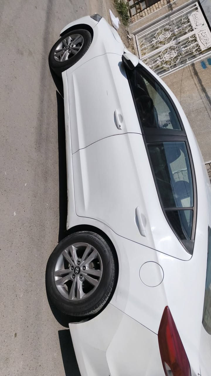 السلام عليكم
الانتره 2017امريكي مكينه 2000دوش 

كير AT ب مريكه بيهه خاملغ وبنيد وبل عراق قطعتين ب102وبيهه مجال قليل كير مكينه مكفولات تختم تايتر وتايرات القديمه موجدات باتري جديد تبريد ثلج عليهه ادامه كامله مكاني بغداد حي اور ‏‪***********‬‏ ل سياره بسمي
