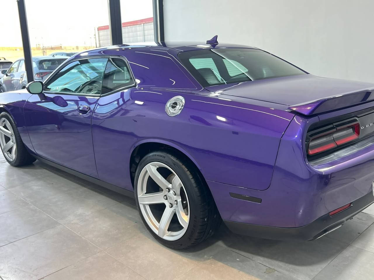 غنيه عن التعريف جالنجر sxt بلاس 2016 سياره كلين تايتل  بدون قطره صبغ بيه فقط باردين بلجالمغات الخلفيه 
-سستم صوت هارمن كاردن
-رادرات مري 
-كشنات جلد
-كشنات كهرباء
-تدفئه تبريد كشنات
_تدفئه ستيرن
-سوبر تراك 
- شفتات 
سياره كلش جديده ونظيفه مال جني ماشيه 89 الف ميل
.
.
موقع السياره زيونه او الحارثيه *********** سياره قليل منه بهلون السعر 1800$ وبيه مجال بسيط
