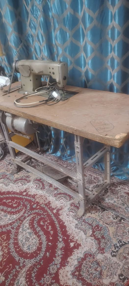 مكينه براذر صناعي شغاله وخيطته كلش حلوة سعر 350وبيه مجال ***********
