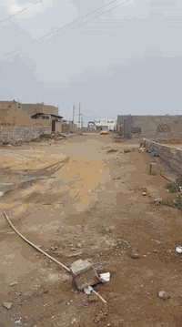 دارلبيع ٢٠٠مترفول مواصفات سقف مغربي فول كاشي كركوك دروازة على طريق سليمانيه فرع ليوا عشرين موبايل ***********كورك***********البيت بيه غرفتين نوم استقبال مطبخ صحيات كراجي هول مطبخ حار حديقه سعر٦٥مليون مع الكونتر
