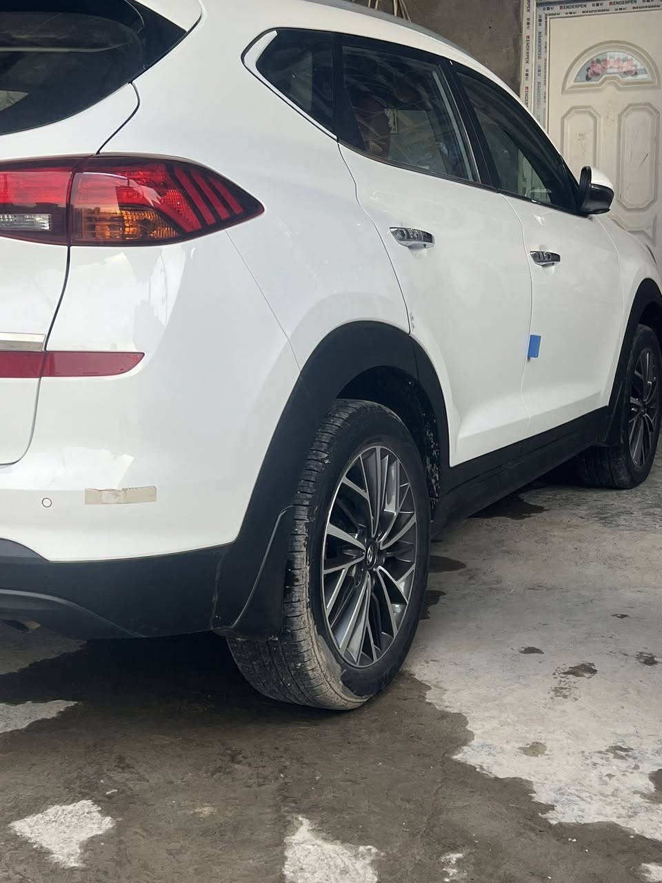 توسان ٢٠٢٠ الكاصد خمس عدسات فول مواصفات رقم بابل ماشيه ٦٨فقط محرك مفتوح السعر ب٢٠٠وبيه محل بسيط  الاتصال ***********
