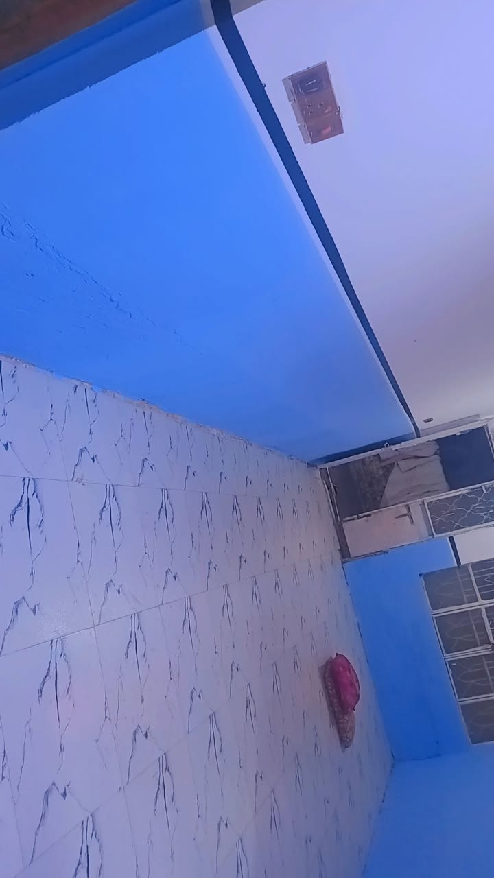 السلام عليكم بيت مساحه 1000 متر مع الحديقه طابو صرف البيت يحتوي على غرفتين نوم خمسه في اربعه وصاله 8 × 4 وصحيات ومطبخ اربعه في اربعه البيت  يبعد البيت عن نهر الكوفه 50 متر تبليط خاص به وما خاص به وكهرباء خاص به قرب كليه الزراعه على الشط سعره 50 مليون


**إذا كنت صاحب هذا الإعلان وتريد حذفه لأي سبب، رجاءا أرسل رسالة إلى الدعم الفني**