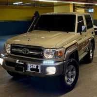 تۆیۆتا مێگزەمین 2013  ( j70 ) سەیارەکە ٩٠.٠٠٠ کم ڕۆیشتوە  بیلاد پۆستاڵ...