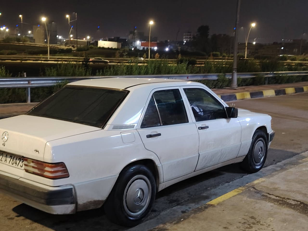 السلام عليكم سياره مارسدس للبيع حجم 190موديل 92 سياره ابلديه رقم اربيل سنويه جديده بيه صبغ حزام فقط السعر 50ورقه وبيه مجال قليل ***********
