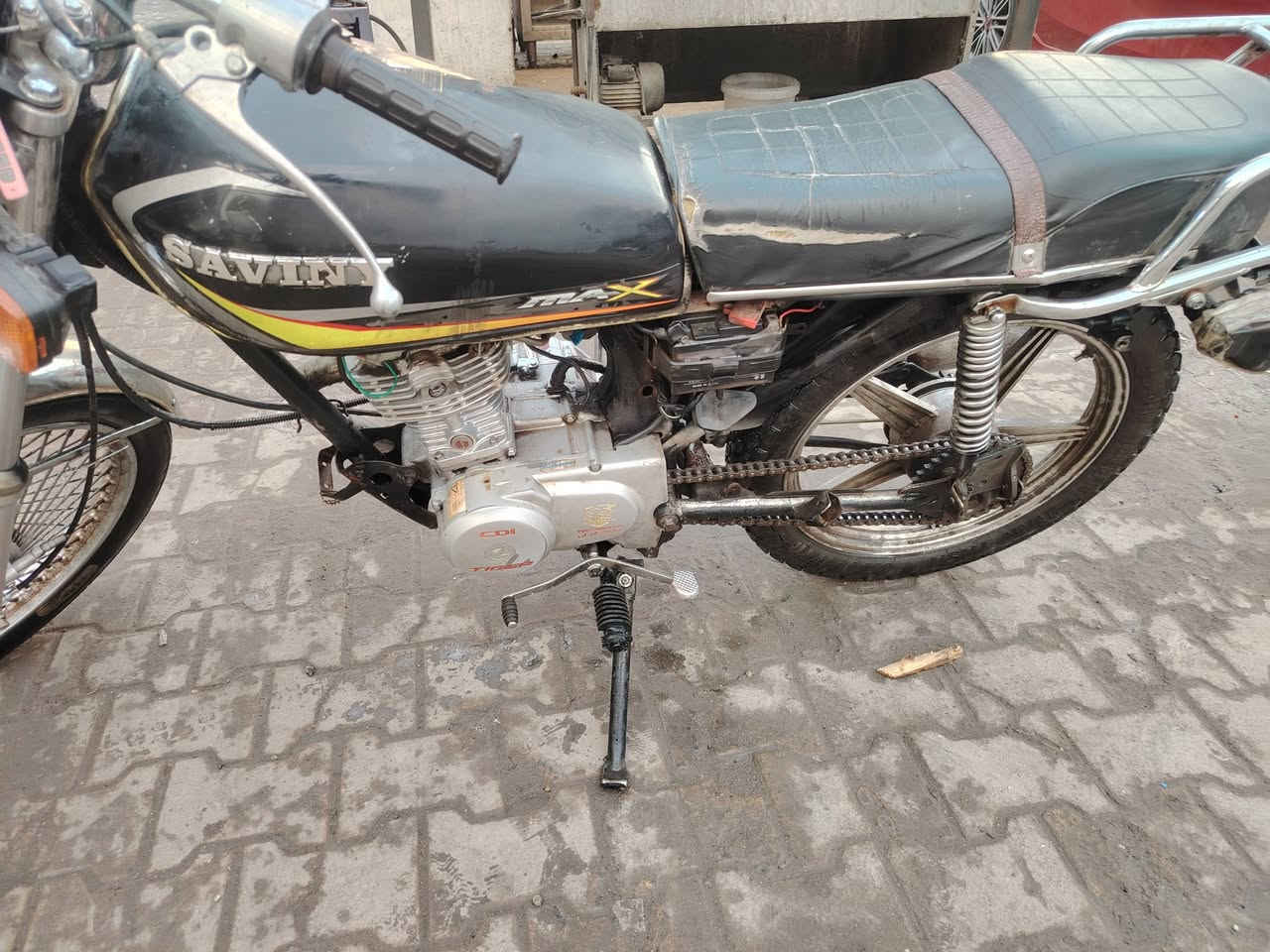 سلام عليكم مره خصت مديرر الكروب عندي دراجه ايراني اربع كيرر موديل2021 شغله خيرر من الله نضيفه الله  شاهد السعر375بيهااا مجال الطبيبن 
هاذه الرقم *********** مكان بغداد ام الكبر الغزلان
