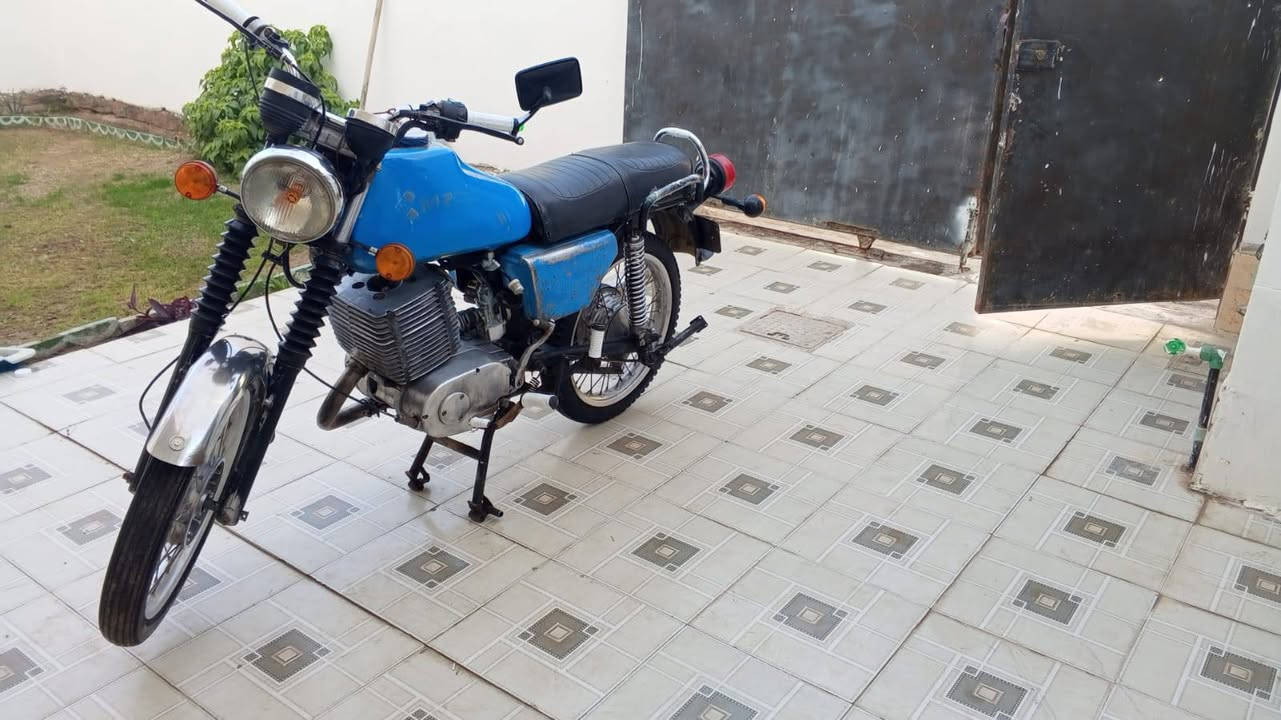 السلام عليكم 
دراجة mz ٨٢ كصة ٣ محرك نضيف كهربائيات اي نقص مابيها السعر ٧٥٠ وبي مجال 
مكان الانبار الرمادي 
للاستفسار ***********

