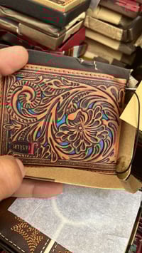 محافظ جلد طبيعي • موديلات متعددة • كمية ٥٠٠٠