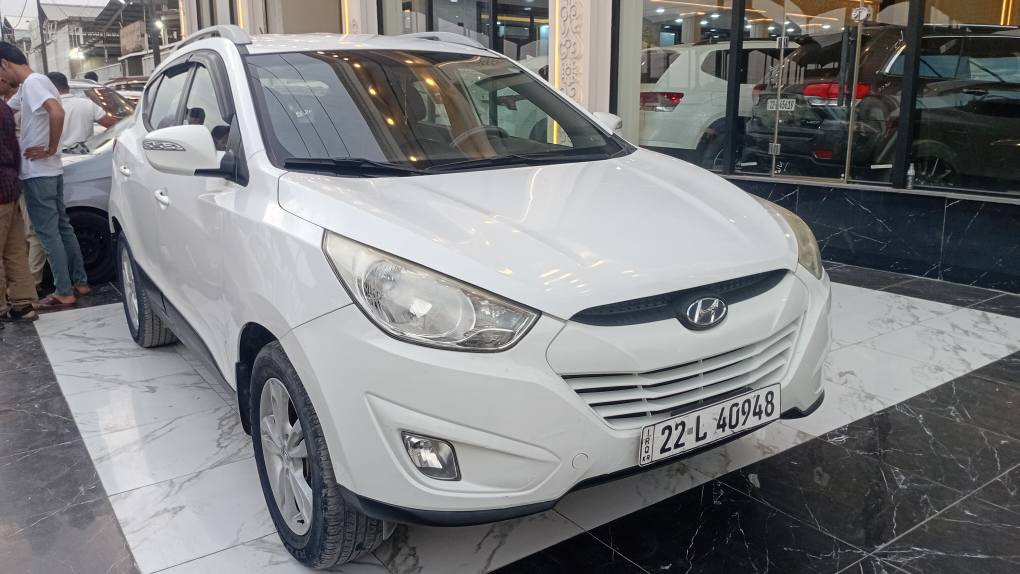 HONDY TUCSON..2013.2.0
#السياره: بيع او مراوس حسب القناعة . 

هواندي توكسان 
٢٠١٣ 
محرك + كير بشرط ٢٠ دوش 
السياره: بسمي شرط تحويل و الغرامات المرورية 
المواصفات :
شاشه وكامير 
تحكم ستيرن 
كشن جك 
 ويل كب فضي 
اشاره فى مراه 
#السعر : ١٤٨ $ بيها مجال 
#الاتصال: *********** _ ***********
#العنوان: الموصل _ الحمدانية . الحمدانية, نينوى
