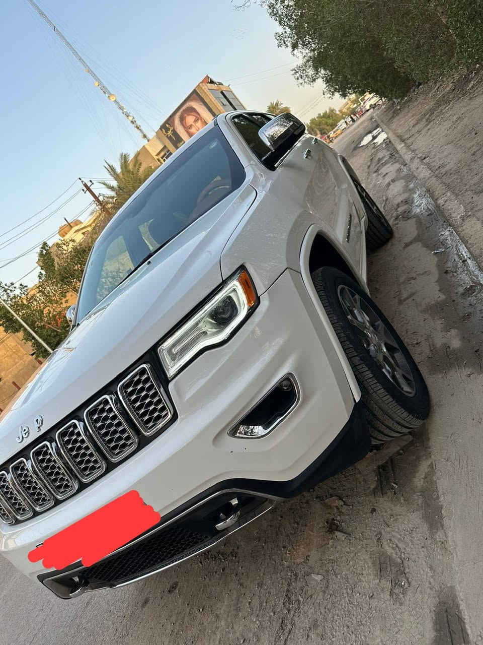 جيب كراند شيروكي اوفرلاند امريكي  2021. مواصفات 
محرك V6 سعة 3.6 
ناقل حركة أوتوماتيك 8 سرعات
وضعيات قيادة: Auto – Snow – Sand – Mud _sport
مقاعد جلد كاملة لون قرميدي مميز 
مقعد السائق كهرباء مع ذاكرة لوضعيتين 
تبريد وتدفئة للمقاعد الأمامية
تشغيل بصمة + دخول ذكي
تكييف ثنائي المناطق مع فتحات خلفية
سقف بانوراما
كاميرا خلفية عالية الدقة
6 وسائد هوائية
نظام مانع انزلاق + ثبات إلكتروني 
مرايا كهربائية قابلة للطي
تشغيل عن بعد 
حادث السيارة فقط بنيد وجامة امامية بدون اي ضرر بالايرباك
رقم صاحب سيارة 
***********
