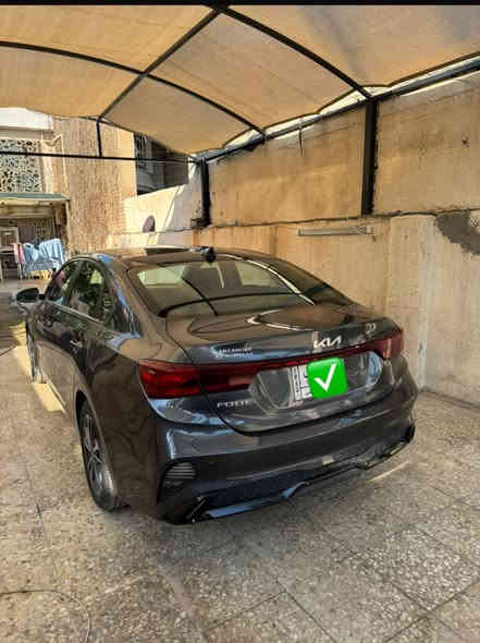 السلام عليكم للبيع فورتي 2022. وارد امريكي حادث جاملغ وبنيد. فقط. ماشيه 84الف. سياره جديده جدا ومامتعوبه محرك 2000دوش. شاشه رادار سويج. لون فيلي رقم بغداد. تبريد ثلج تخم تاير. 

مكاني بغداد السيديه. ***********
السعر 145 وبيها مجال
