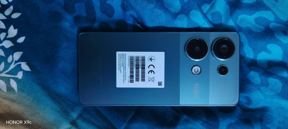 شاومي ريدمي نوت 13 برو ذاكرة 512 نظافة 100٪ كامل مع الملحقات السعر 300 الف مكاني بغداد العامرية *********** ***********
