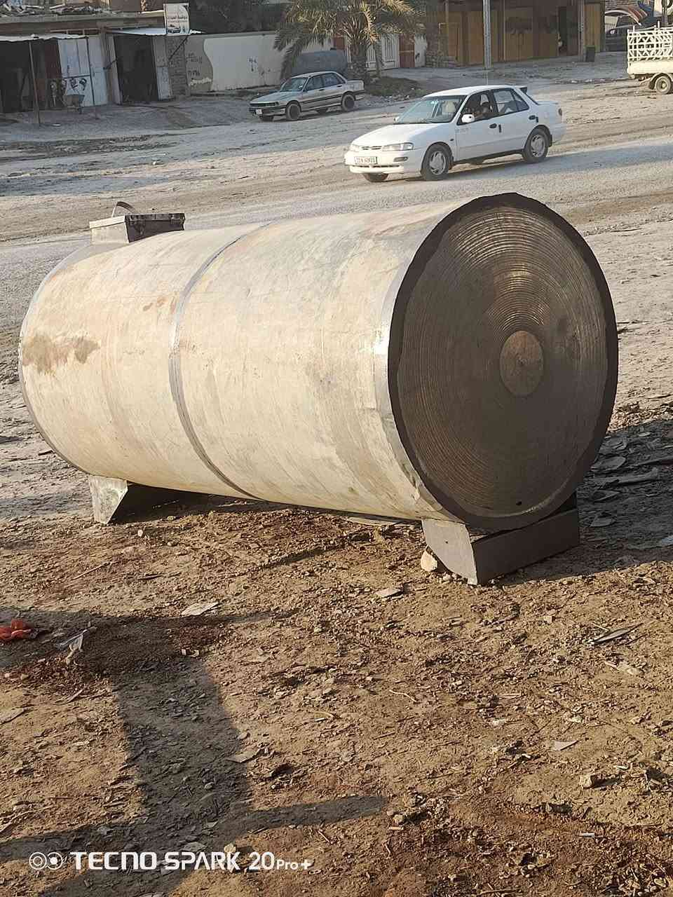 السلام عليكم مقطوره ماء 12 برميل حديد ثقيل السعر 165 الف العنوان سامرا اجبريه الثالثة شارع الحدادين ***********
