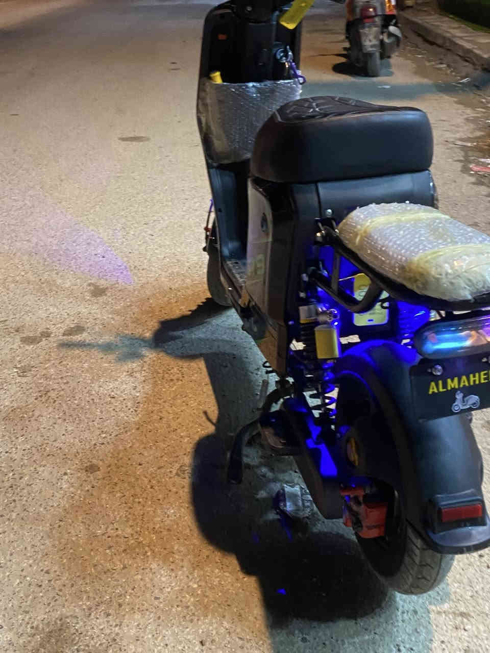 سلام عليكم دراجه شحن لبيع مديل ٢٥ دراجه ٥ بطاريات دبل نوع دراجه والي كامله من طول لطول كهله شغاله دبل اشاره يمنه ويسره اربعه نمر دراجه نضيفه  كلش سويج ٢ بصمه زاد كارت مسجل دواسات مرايات كامله دراجه سرعه حقيقي ٦٥ نضيفه دراجه استاند مبايل زاد يوسبي تشحن بي جهازك لايت عالي ناصي كله شغاله بطاريات بل جديده سعره ٤٧٥ بيه مجال عنوان ناصريه مركز ***********
