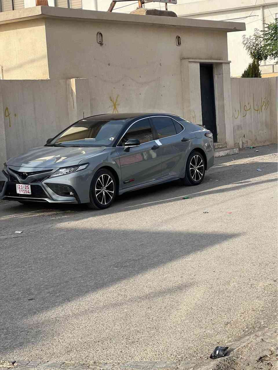 كامري موديل ٢٠٢٤ ره نك صميتي.ناو سؤر 
ته كسي دوبه ي بي ليدران
كير مه كينه هايبريت به شه رت 
ره قه م نوئيه به ناوي خؤم
شوين هه ولير 
Raqam.*********** أربيل, العراق
