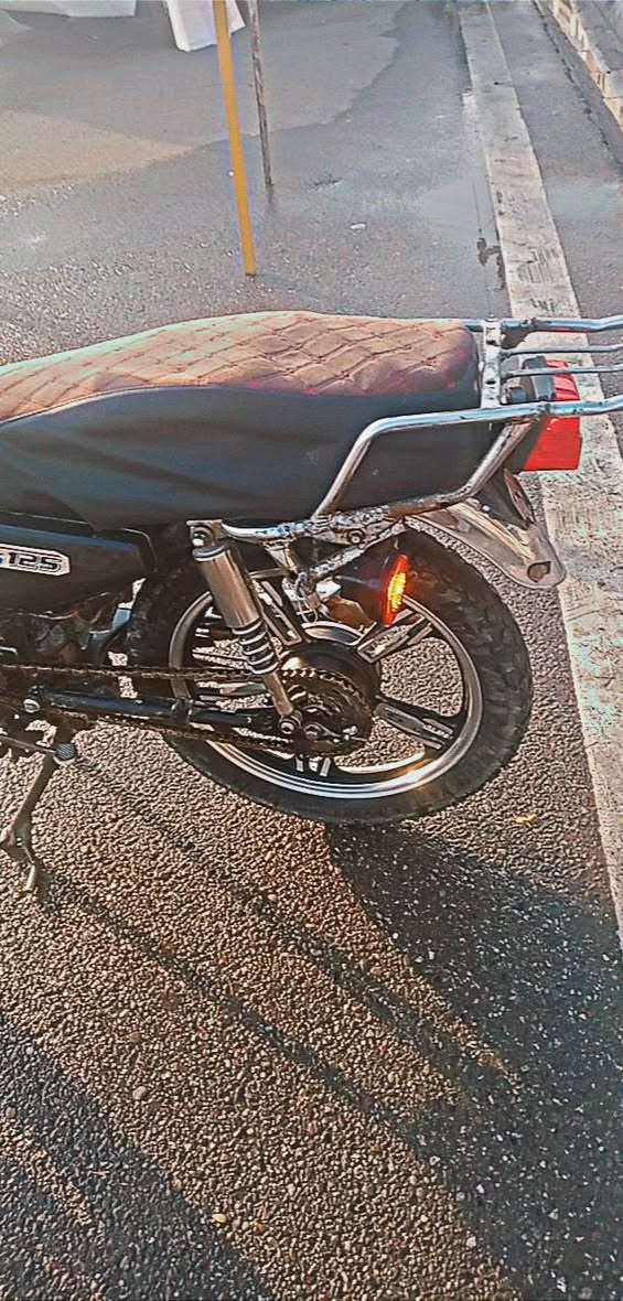 السلام عليكم موتور درجه اولى خمسه جير موتور نظيف كهربائيات شرط موتور 2017 محرك 20 مطار جدا نظيف السعر 275 وبي مجال الناس الطيبه وانا ما متواجد بالفيس هذا رقمي*********** كركوك
