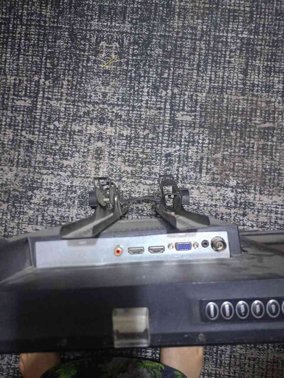 بلازما للبيع حجم 32  الاتصال ***********
