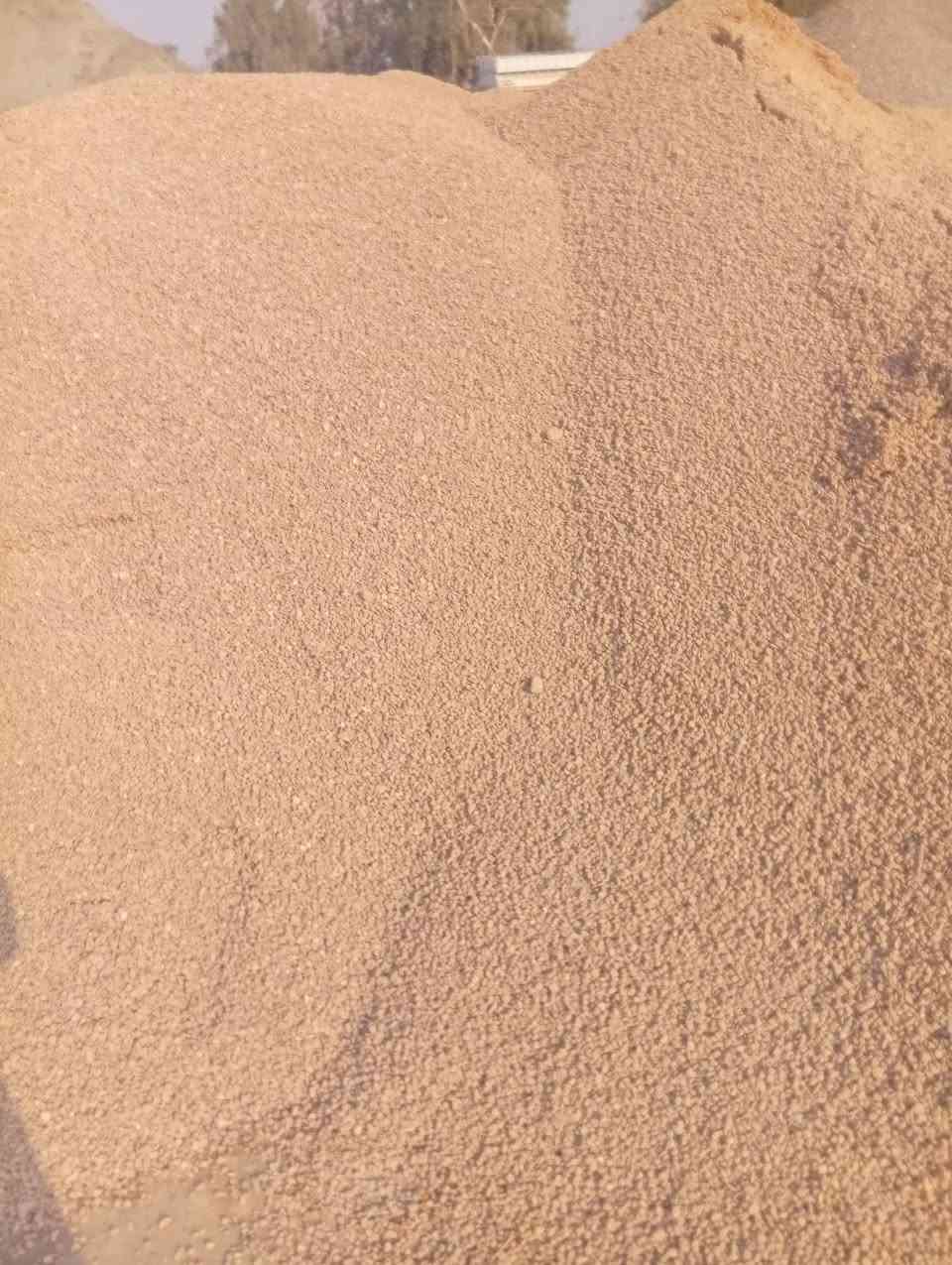 سلام عليكم
اني مجهز مواد 
جلمود سبيس بحص حصو 
اسعار مناسبة 
تواصل ***********
