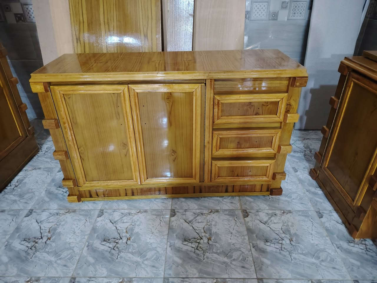 بسم لله....
              (( معرض الهاشمي للأثاث العراقي))
                             #نقد_واقساط 
                💥 عرض خاص ولفترة محدوده💥

💥 غرفة  طابقين ٥ ملم من الدرجه الممتازه    مع كامل الملحقات 
💥 كنتور ٦ أبواب  دنك جاوي النقش من خشب #الزان المصري
💥 زاوية بأرتفاع الكنتور
💥 جربايه مسرح مع الدوشمه خياطه يدويه
💥 ميز مراية مسرح
💥 ميز بلازمه
💫 سعر الغرفة نقداً  ((2250)) الف فقط
💫 سعر الأقساط لمدة 10 أشهر ((292)) فقط
💫 سعر الأقساط لمدة ١٢ شهر (( 276)) فقط

العنوان // الانبار قضاء هيت مجاور جامع الغفور عمارة المسبح
#هاتف***********واتساب
