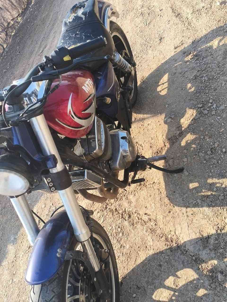 سلام عليكم عندي هارلي شركة MTR موديل 21 محرك هوندا ياباني 250cc
اوراق اصوليه مدفوع الكمرك شرط الترقيم 
اريد مراوس بقفاز CRX او كاويار 
مكاني بغداد 

***********
