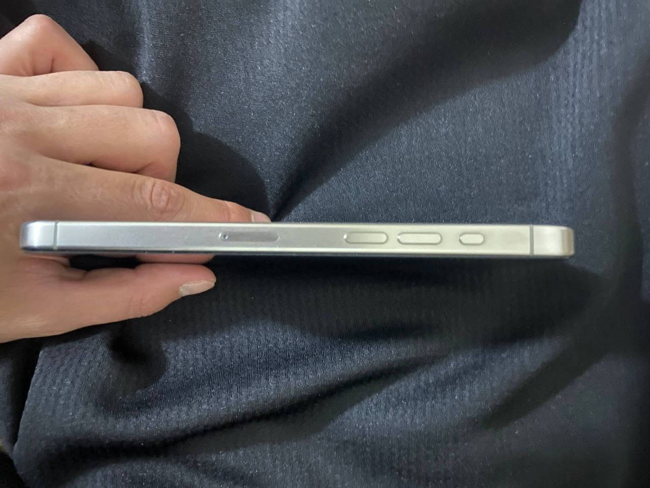 آيفون
15 pro max 

ذاكرة 256 

دبل سيم 

بطاريه 88 شرط لا مرفوع ولا مبدل  وين ما تريد افحص كارتون ويا تواصل علئ   رقم ***********
