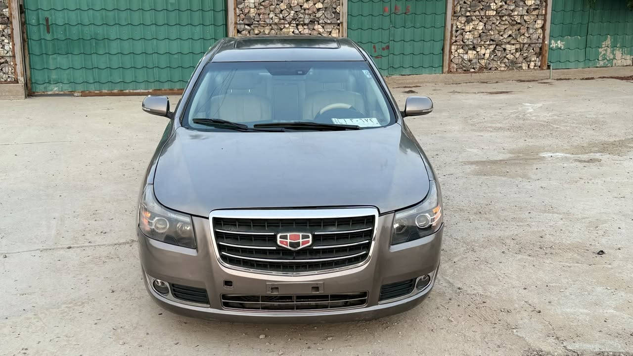 أسلام عليكم من ارخص المدن ام كراند  مديل2013 مكينا وكير خير من الله حجم المحرك 2400 السياره رقم واسط بسمي تحويل مباشر السياره مصبوغه بدون للجماليه شواصي لغود كص كله سليم صدر تخم تاير تبريد كله جديد شاده السعر 55وبيه مجال تعال شوف السياره مكاني بغداد وتدلل دلال***********
