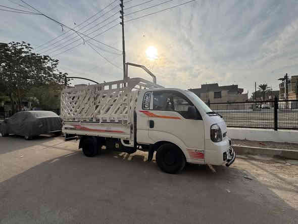 بسم الله الرحمن الرحيم سياره كيه حمل للبيع موديل 2017 تخم تاير تبريد على سويج دوشمه جديده رقم انكليزي سياره باسمي *********** سعر السياره 127وبيهه مجال رقم بغداد
