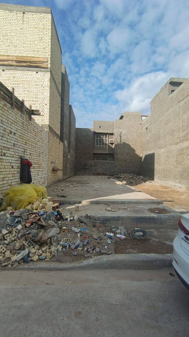 السلام عليكم رفت للبيع المساحه ١٠٠م ////// كامل من ماء وربط مجاري والمنطقه مبلطه العنوان الامين منطقة القلعه الزراعي للأتصال ***********
