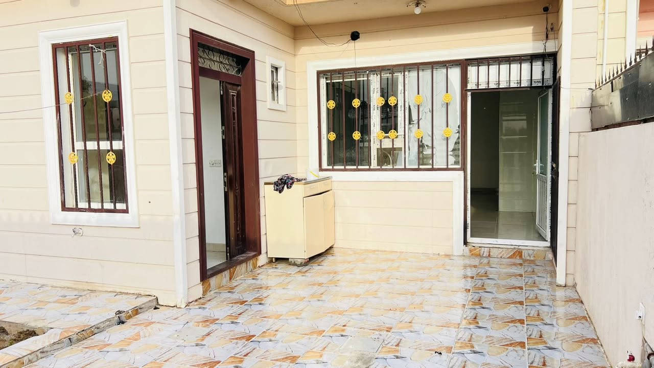 دار للايجار بناء حديث 
المساحه ٢٠٠ متر 
يحتوي الدار على٢ نوم واستقبال ومطبخ وهول  ومجموع  صحيات 

 
#الموقع_كركوك 
حي عدن مجمع كركوك ستي  
***********
