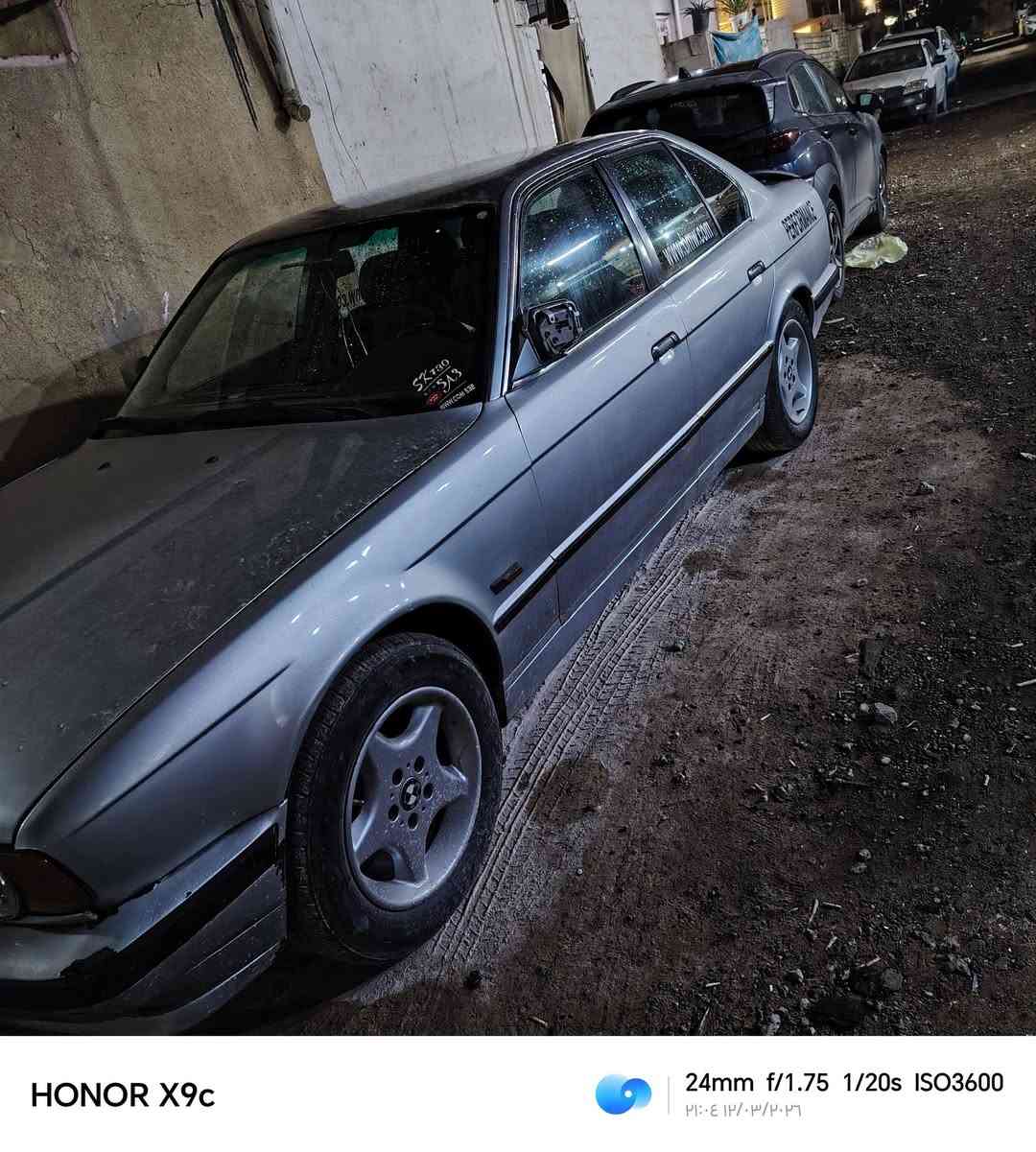 سلام وعليكم ابيم موديل واحد وتسعين 520 تبريد شغال سياره خير من الله كير و تماتيك مكاني بغداد الزعفرانيه سعر سياره 50 وبيها مجال حك جيه تحياتي الجميع رقم مبايل ***********
