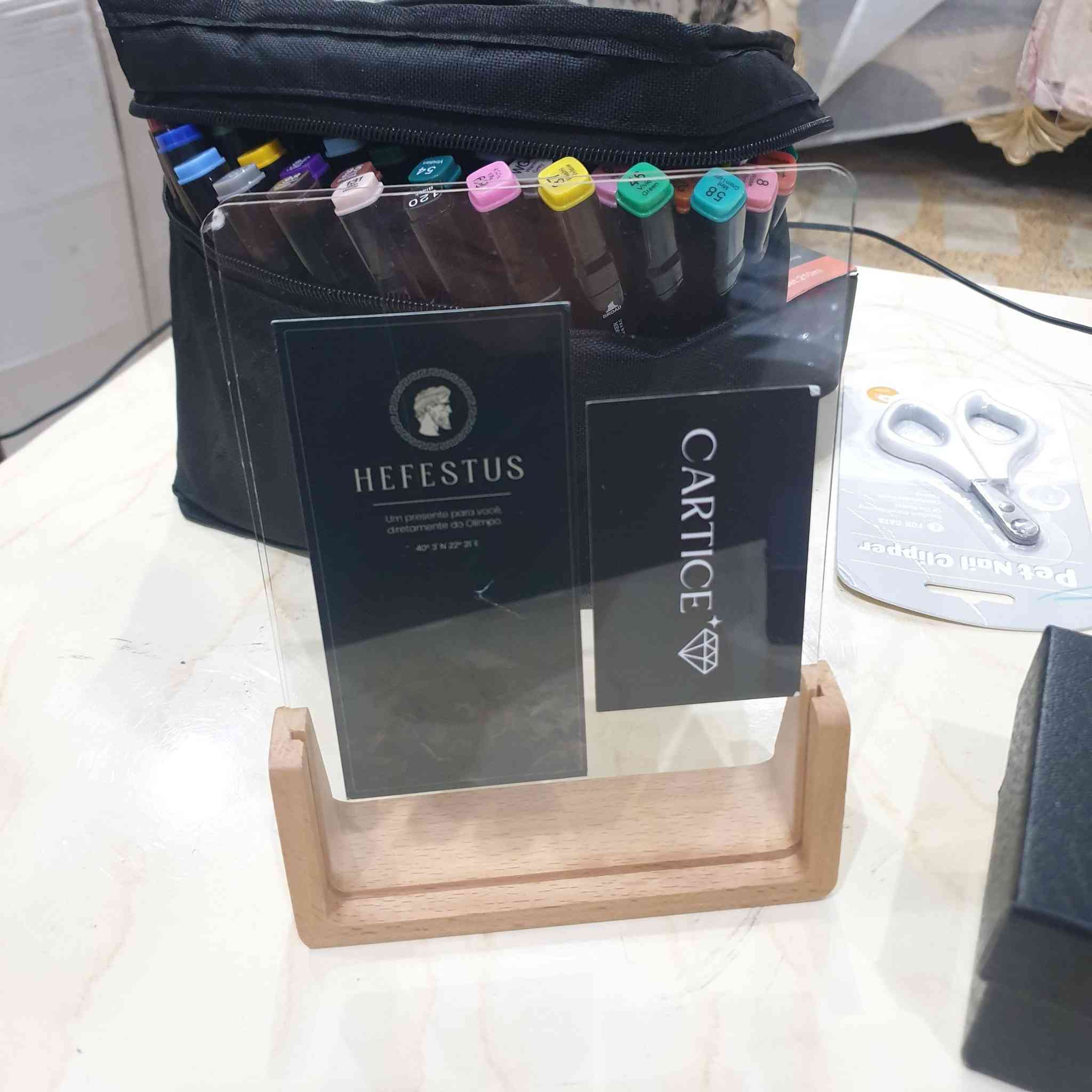 قاعدة صورة خشبية مع لوحين بلاستك جميلة وانيقة للمكتب او لديكور المنزل متوفر ١٠ قطع سعر القطعة الف دينار


**إذا كنت صاحب هذا الإعلان وتريد حذفه لأي سبب، رجاءا أرسل رسالة إلى الدعم الفني**